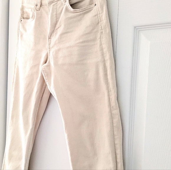 Cream Coloured Skinny Jeans. 5 Pocket. 25. Wardrobe Staple! Like New! HP! - Picture 6 of 16
